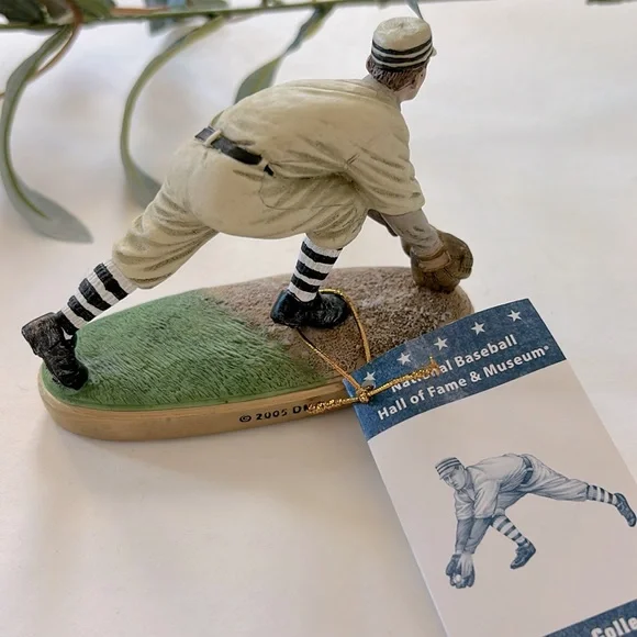 National Baseball Hall of Fame & Museum Sculpture Collection - Picture 4 of 10